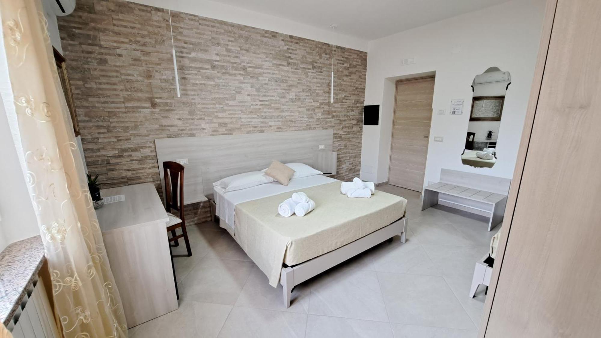 Hera Tropea Rooms 外观 照片
