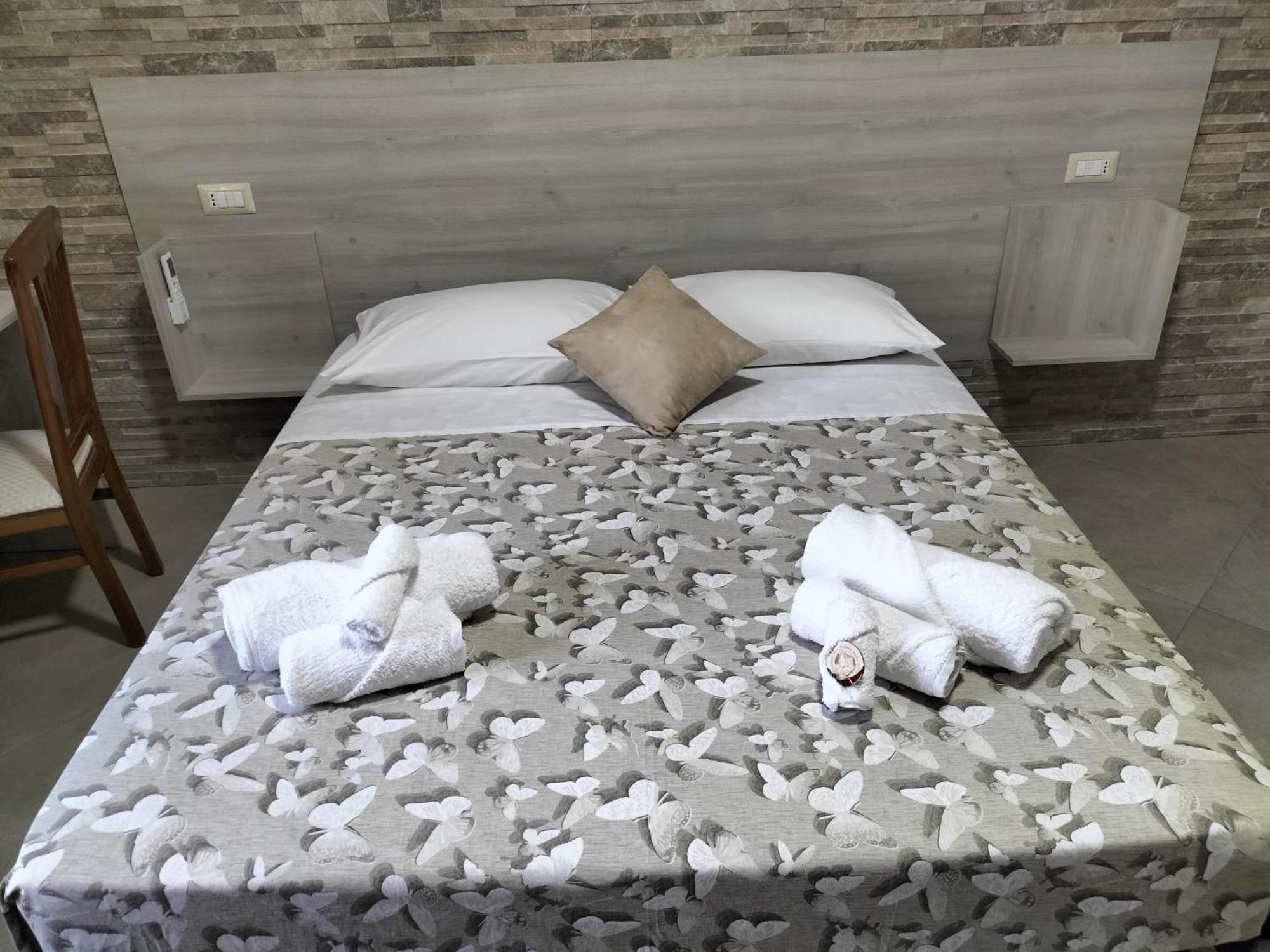 Hera Tropea Rooms 外观 照片