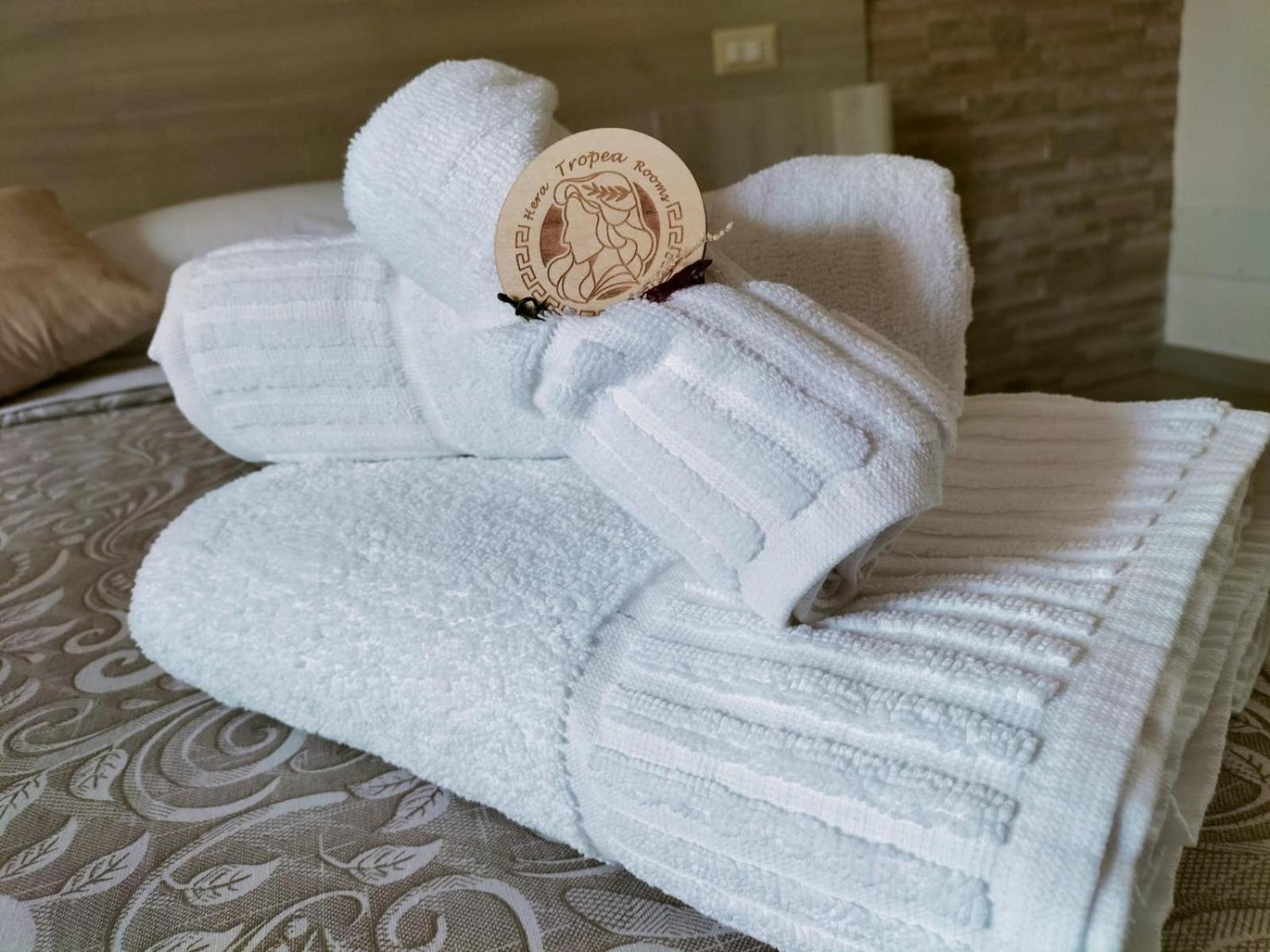 Hera Tropea Rooms 外观 照片