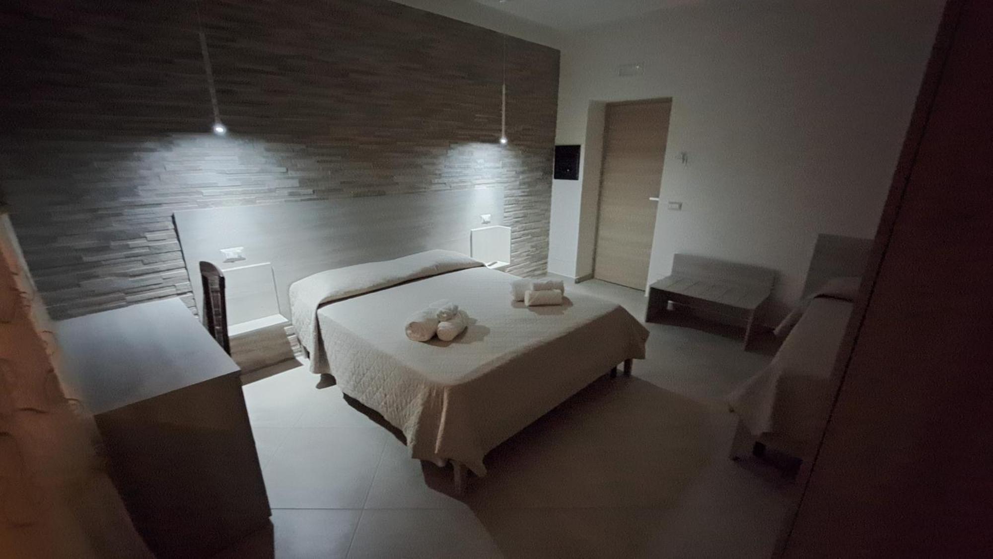 Hera Tropea Rooms 外观 照片