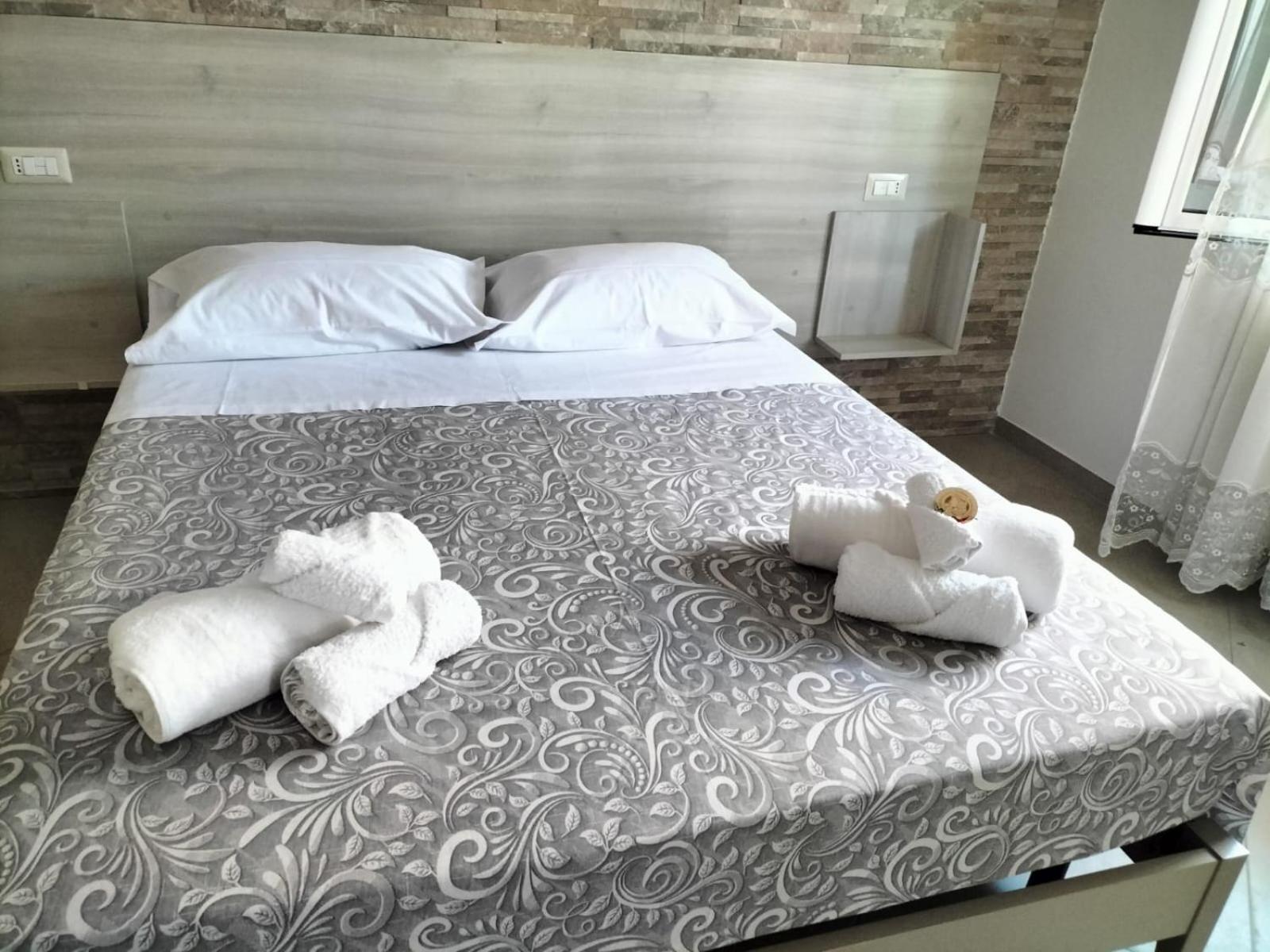 Hera Tropea Rooms 外观 照片
