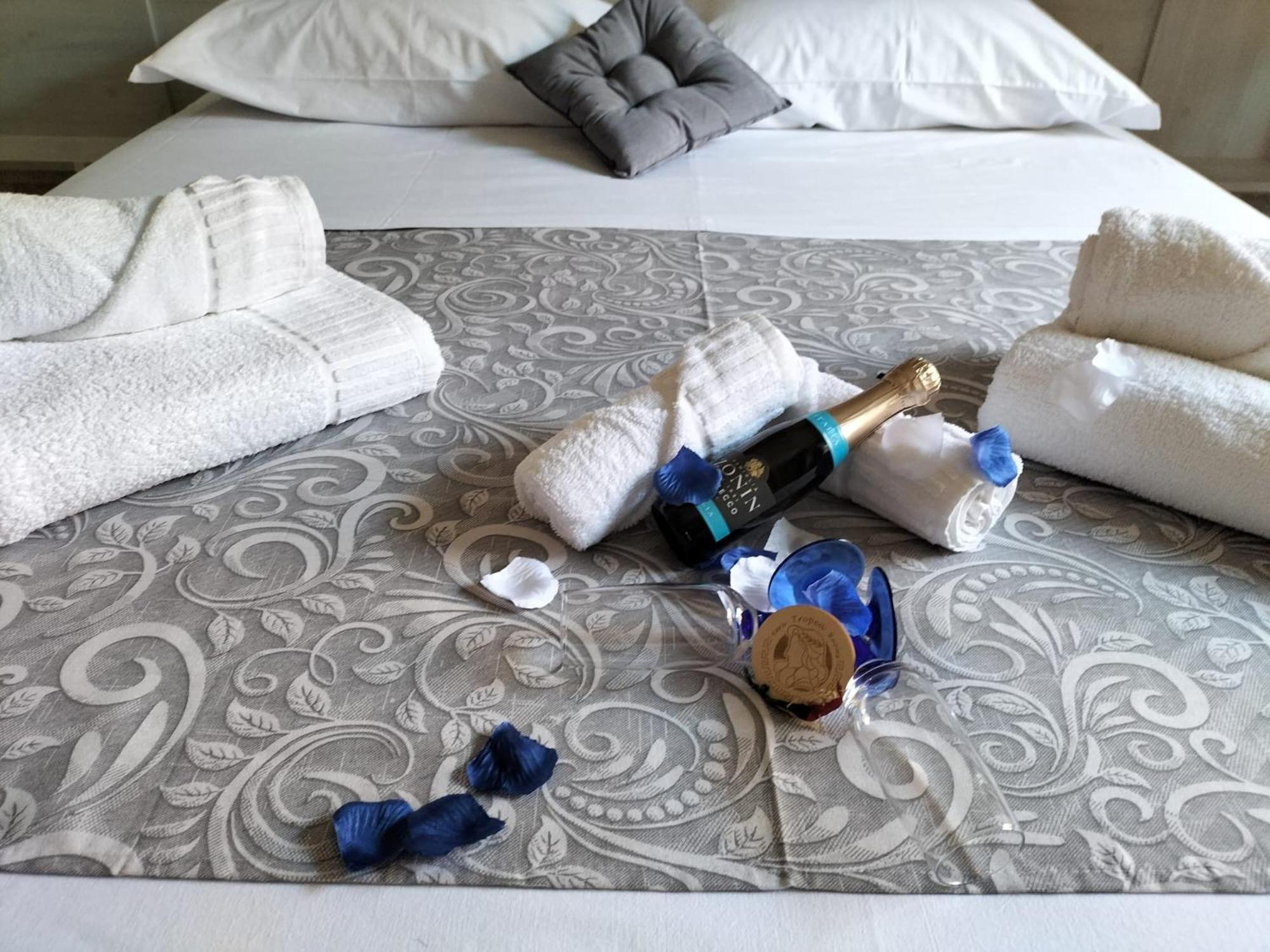 Hera Tropea Rooms 外观 照片